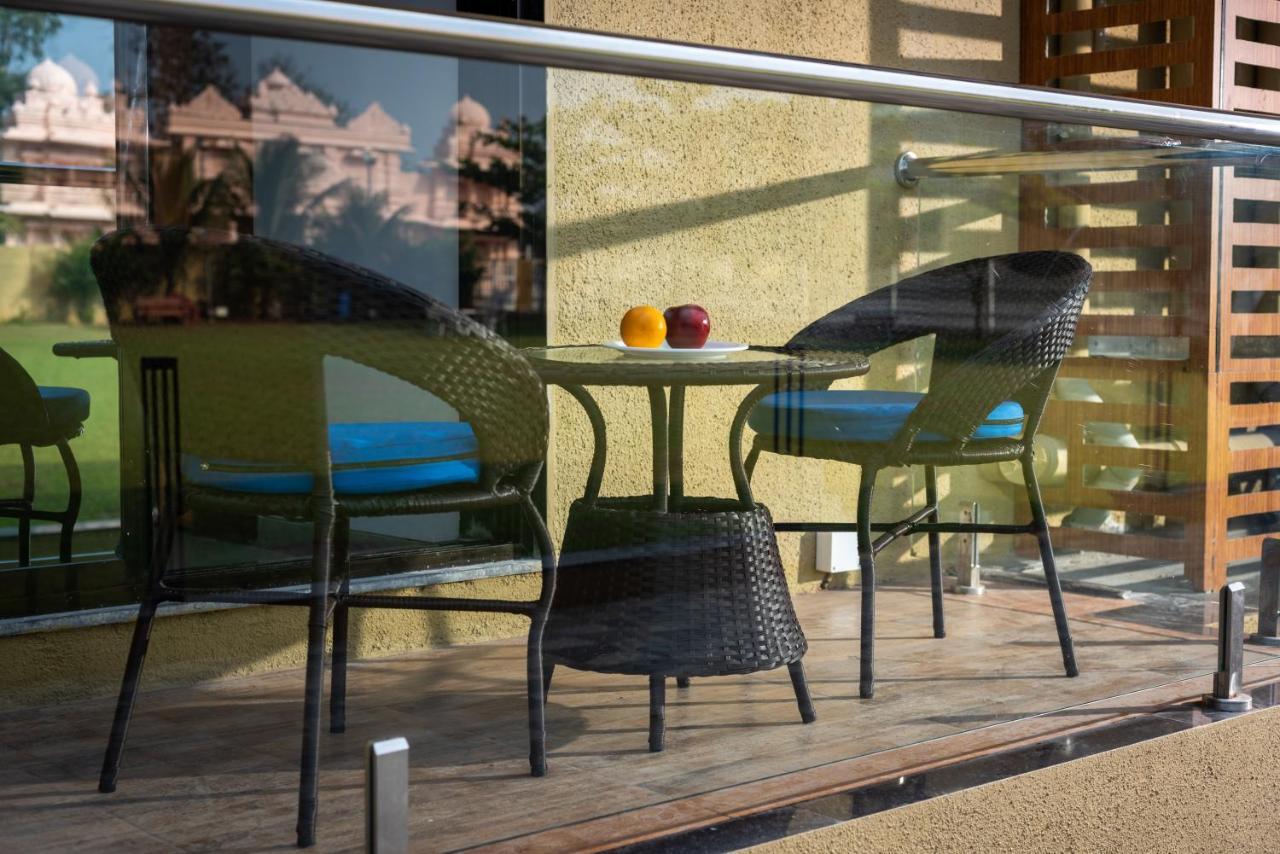 Paramount Riverfront Resort & Spa, Karjat Bagian luar foto