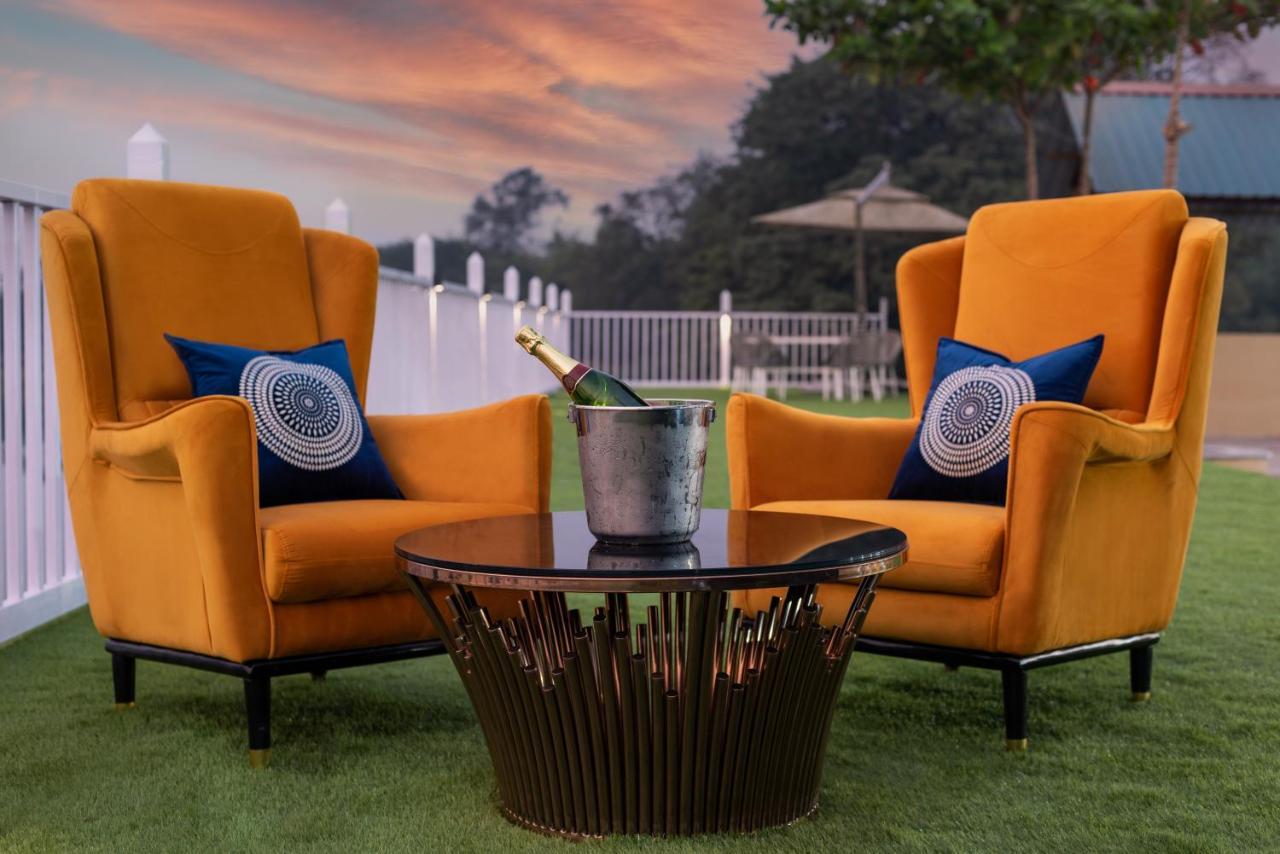 Paramount Riverfront Resort & Spa, Karjat Bagian luar foto