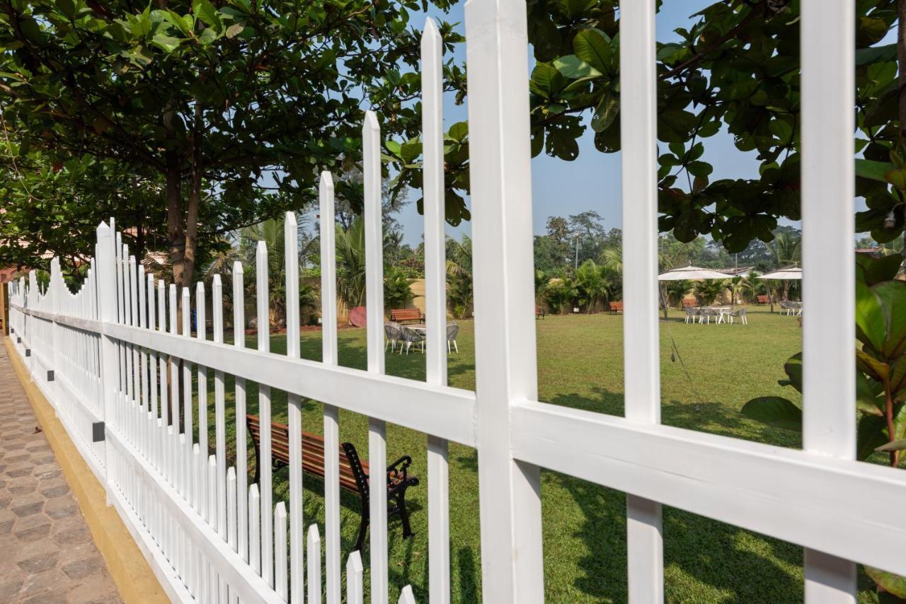 Paramount Riverfront Resort & Spa, Karjat Bagian luar foto