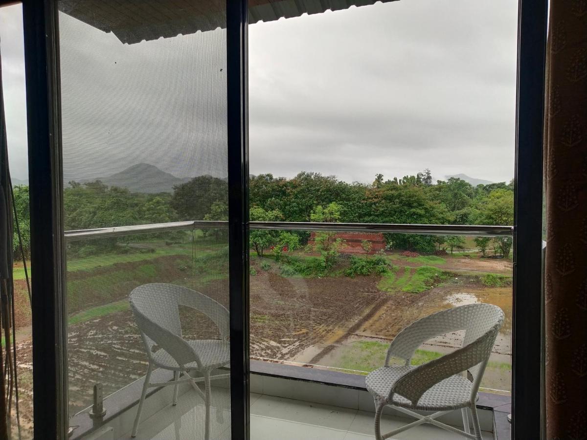 Paramount Riverfront Resort & Spa, Karjat Bagian luar foto