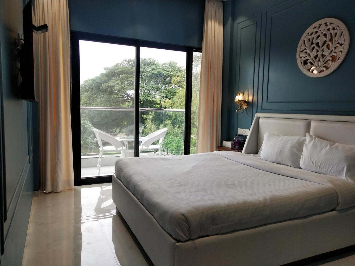 Paramount Riverfront Resort & Spa, Karjat Bagian luar foto
