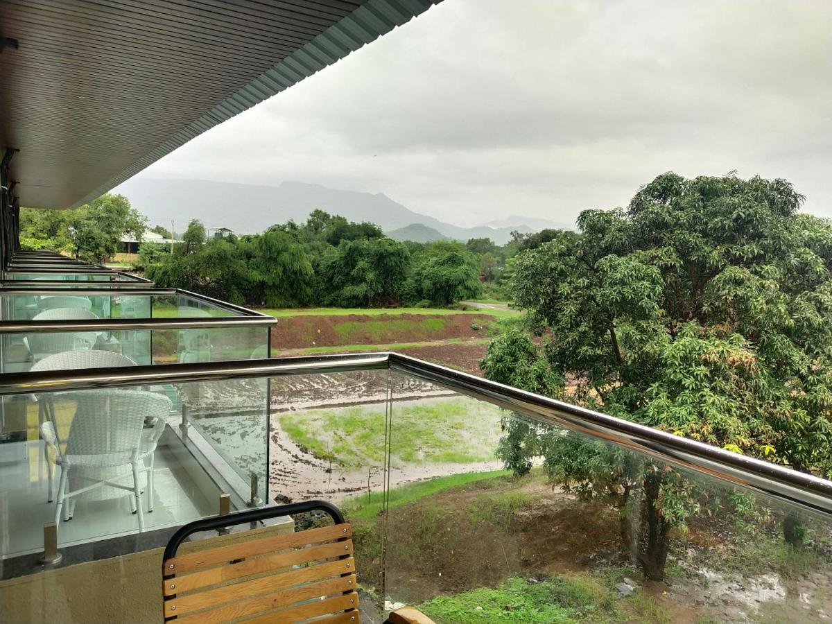 Paramount Riverfront Resort & Spa, Karjat Bagian luar foto