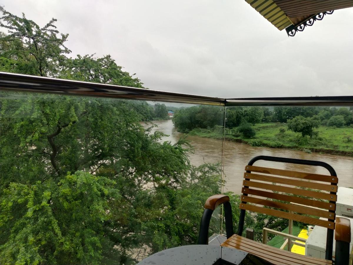 Paramount Riverfront Resort & Spa, Karjat Bagian luar foto