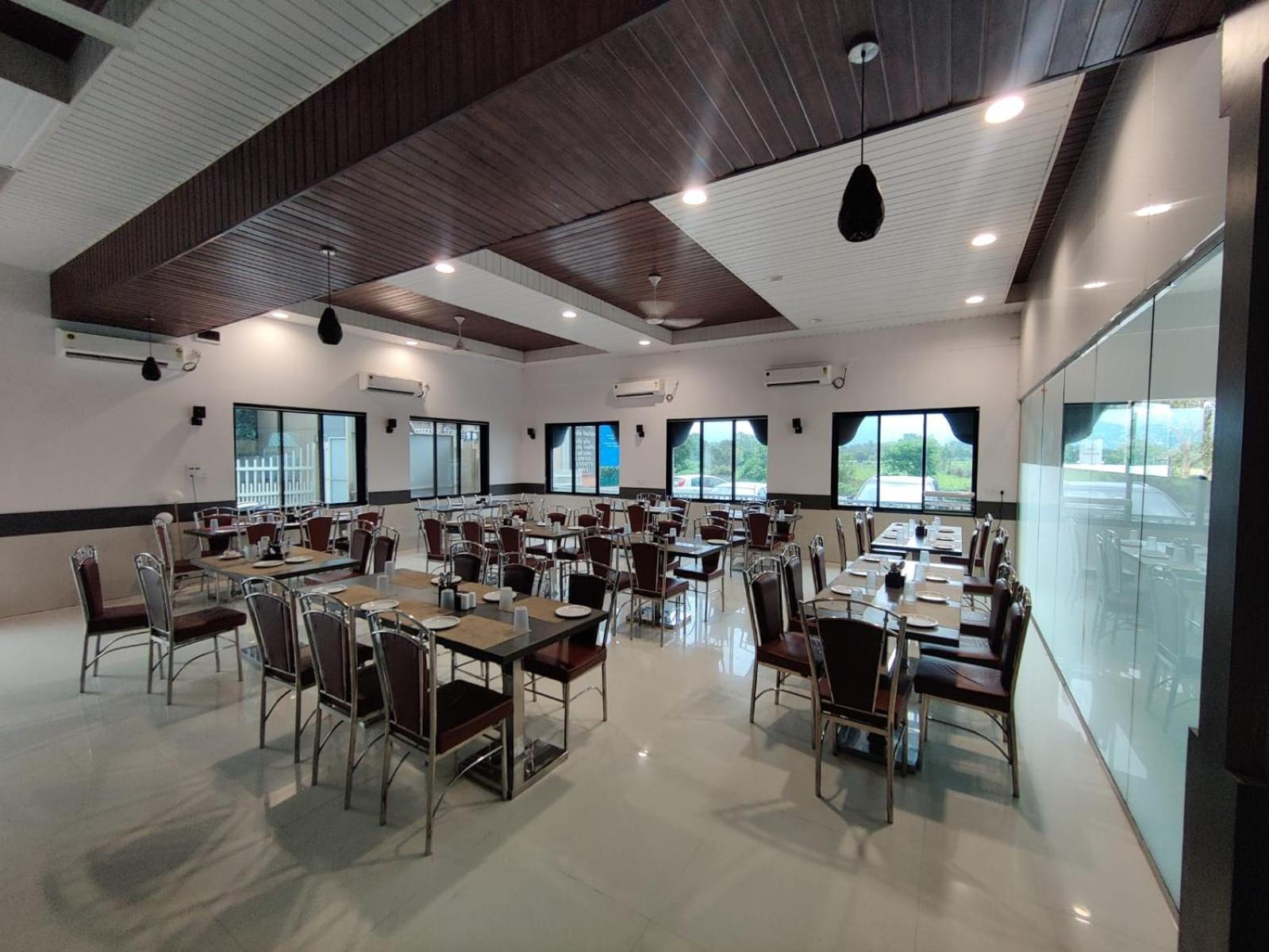 Paramount Riverfront Resort & Spa, Karjat Bagian luar foto